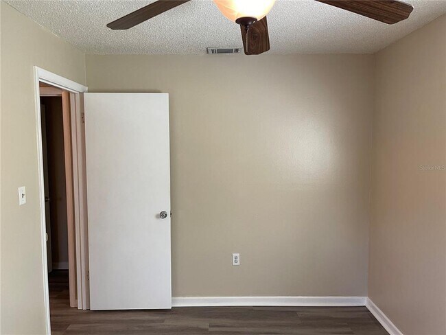 Building Photo - 3019 Needles Dr