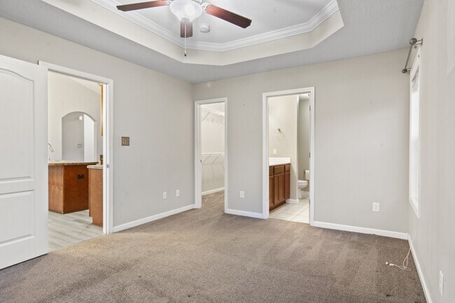 Building Photo - 752 Radiant Dr