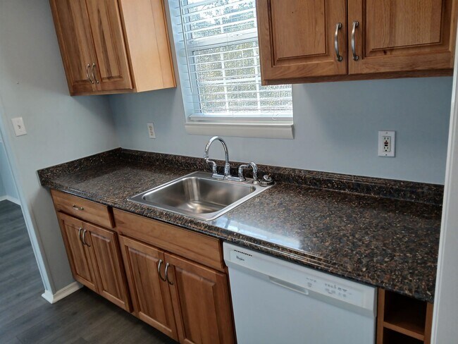 Building Photo - 669 Bald Point Rd