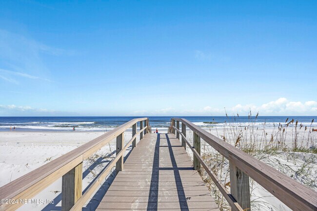 Building Photo - 2313 Costa Verde Blvd