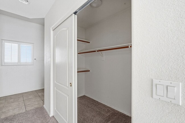 Building Photo - Gated Community, close to 101 and Arrowhead!