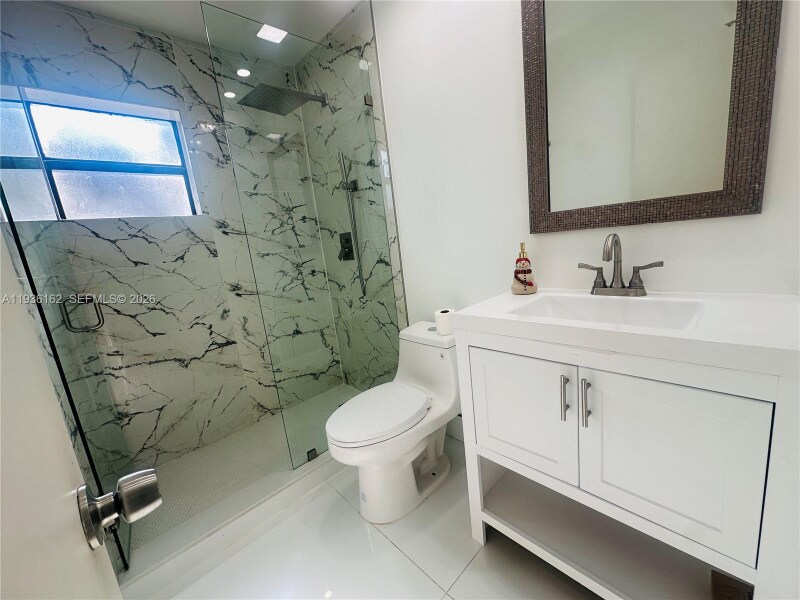 Building Photo - 3815 NW 35th St