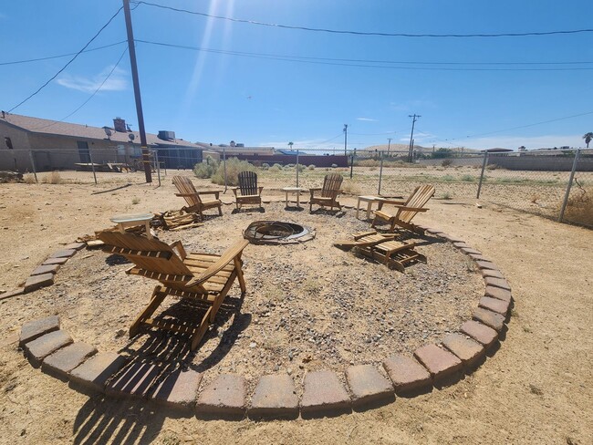 Building Photo - Sunmore Estates Large 3 Bedroom 2 bath Home