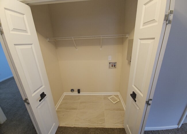 Building Photo - 817 Pine Hill Ct