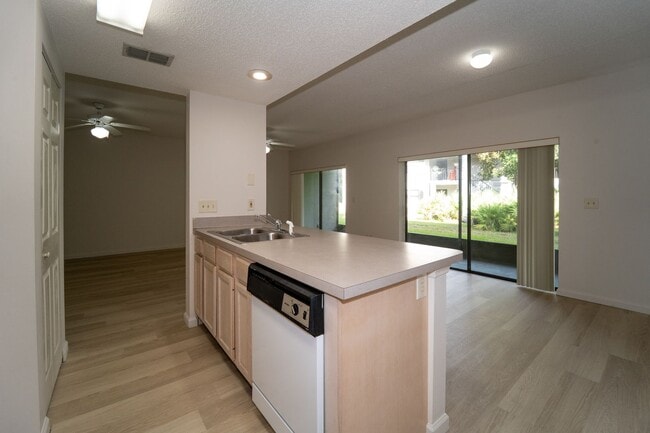 Building Photo - 2BR/2BA Condo in Conquistador – Shores of ...