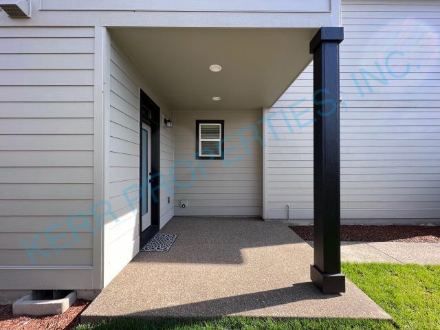 Building Photo - Spacious 4-Bedroom Home in Happy Valley with 2.5 Baths and 2,118 Sq. Ft. of Comfort!