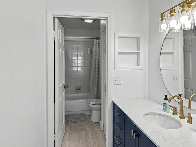 Building Photo - 3011 SW 21st Terrace