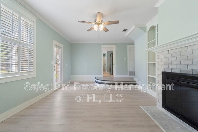 Building Photo - 3893 Paradise Bay Dr