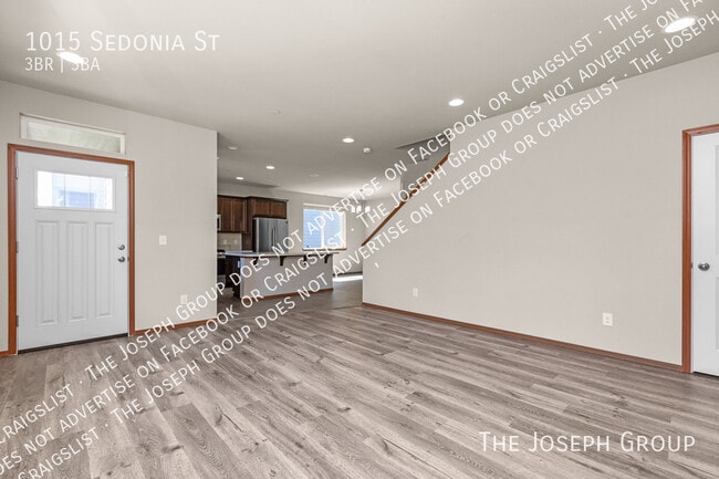 Building Photo - 1015 Sedonia St