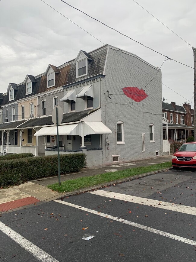 Building Photo - 302 E Liberty St