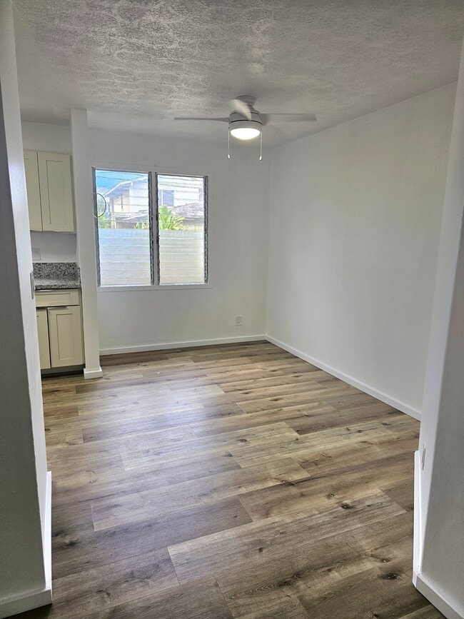 Building Photo - 56-344-344 Huehu St