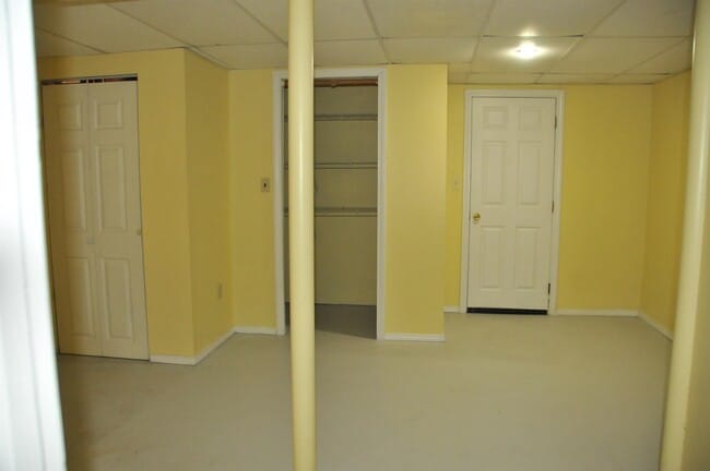 Building Photo - 147 High Rock Rd