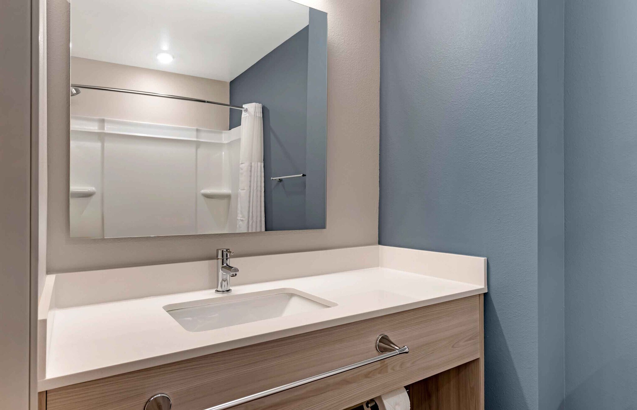 Building Photo - Furnished Studio-Wildwood