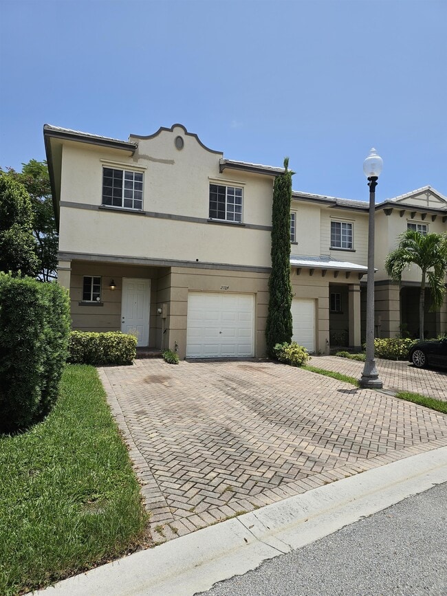 Primary Photo - 2014 Marsh Harbor Dr