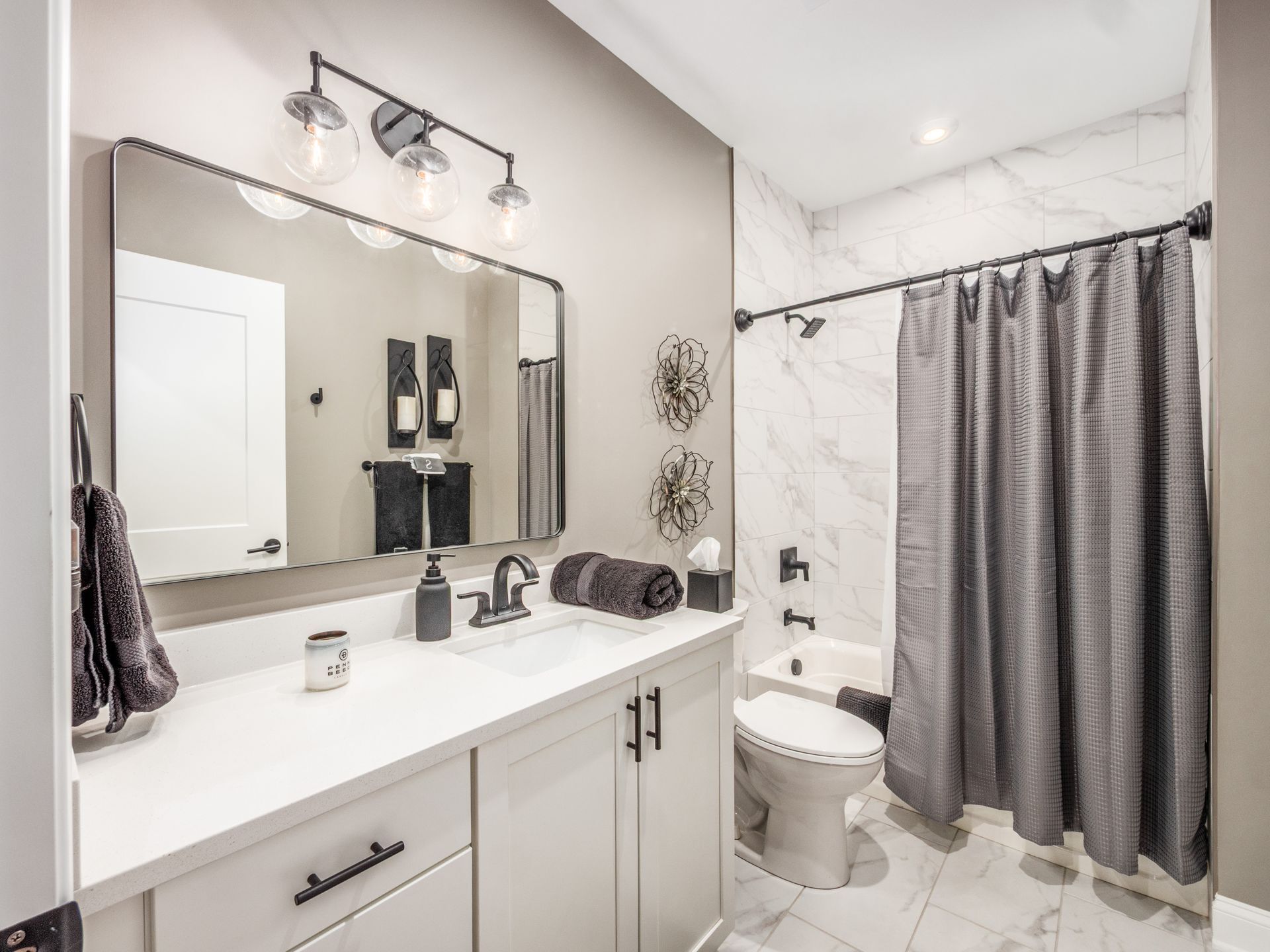 Building Photo - 5211 Highpointe Lakes Dr