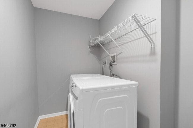 Building Photo - 107 Gladstone Dr