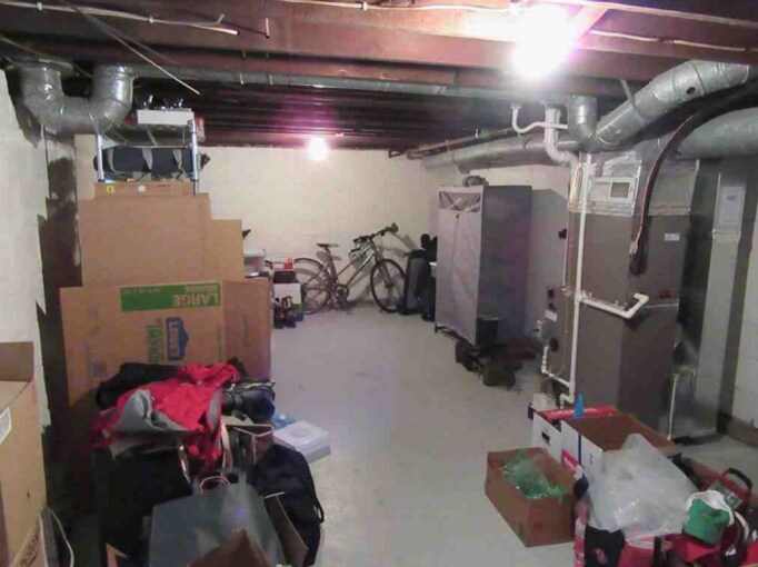 Building Photo - 1241 Bruck St
