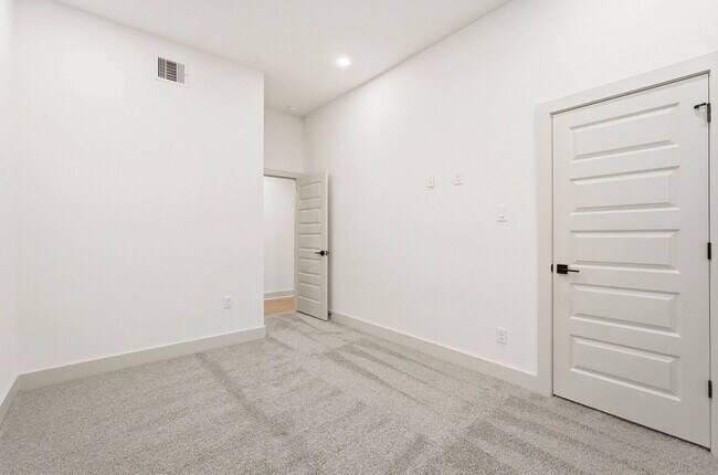 Building Photo - 9819 Turnbow St