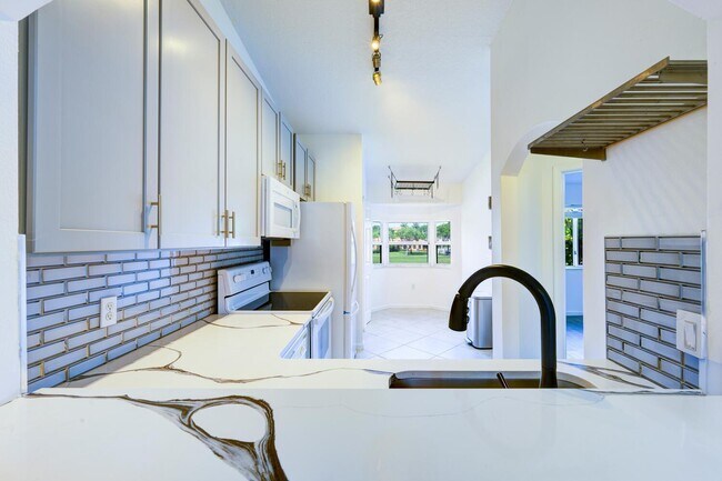 Building Photo - 3478 Briar Bay Blvd