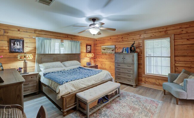 Building Photo - Rental with Country Living at its Finest