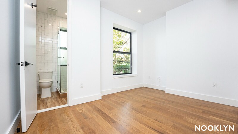 Building Photo - 122 29th St