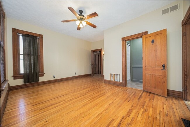 Building Photo - 357 Jackson St