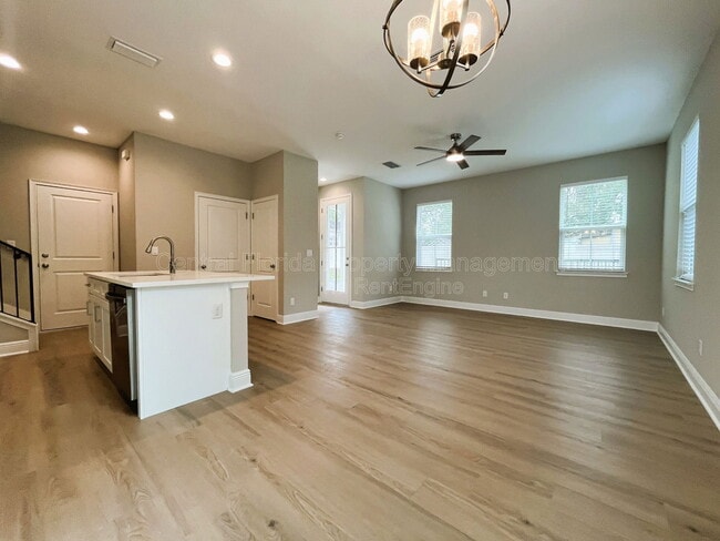 Building Photo - 2220 S Bumby Ave