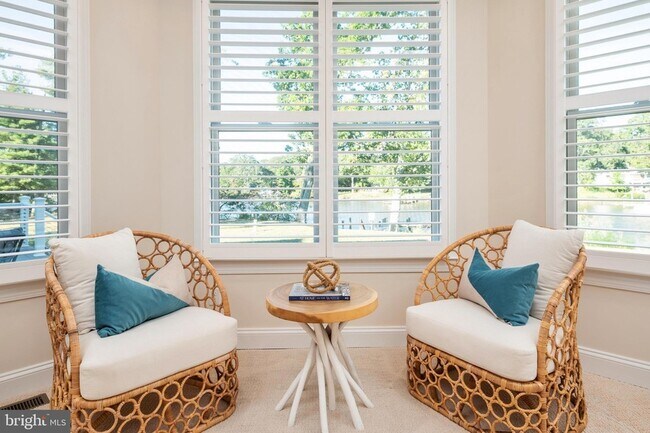 Building Photo - 1576 Bay Head Rd