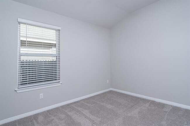 Building Photo - 113 Outlaw Dr