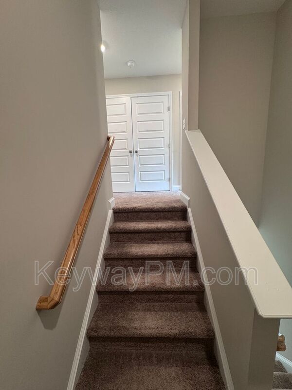 Building Photo - 587 Yuma Ln