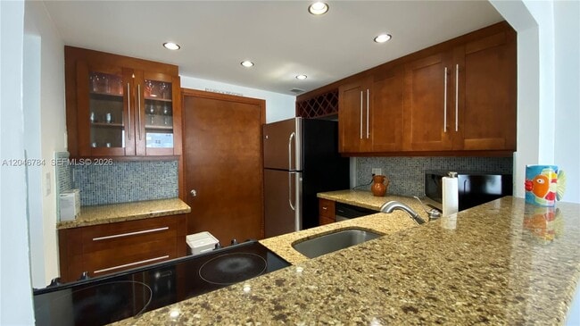 Building Photo - 401 Ocean Dr