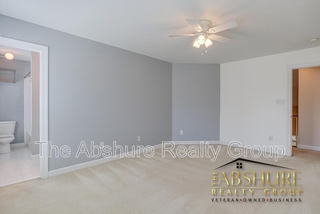 Building Photo - 1410 Fairfax Woods Dr