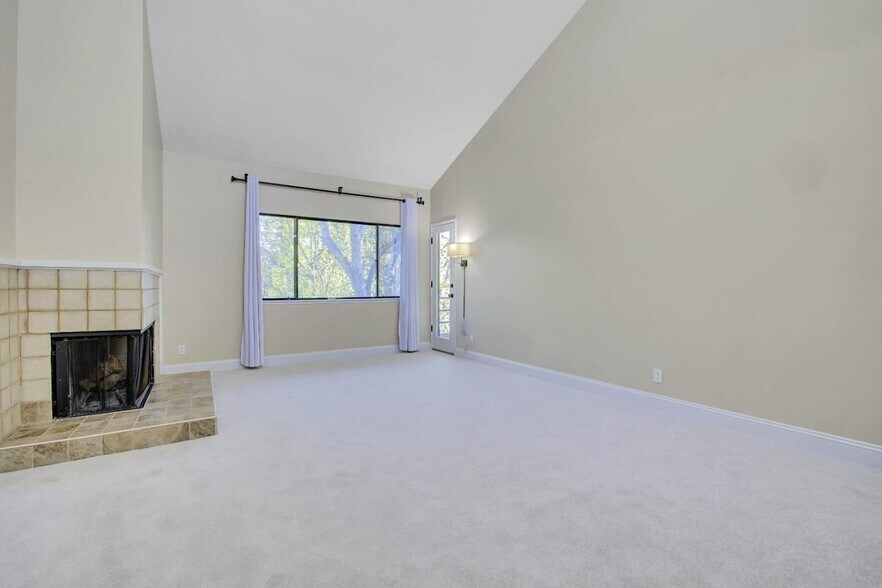 Building Photo - 4691 Albany Cir