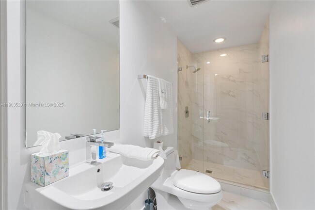 Building Photo - 801 S Miami Ave