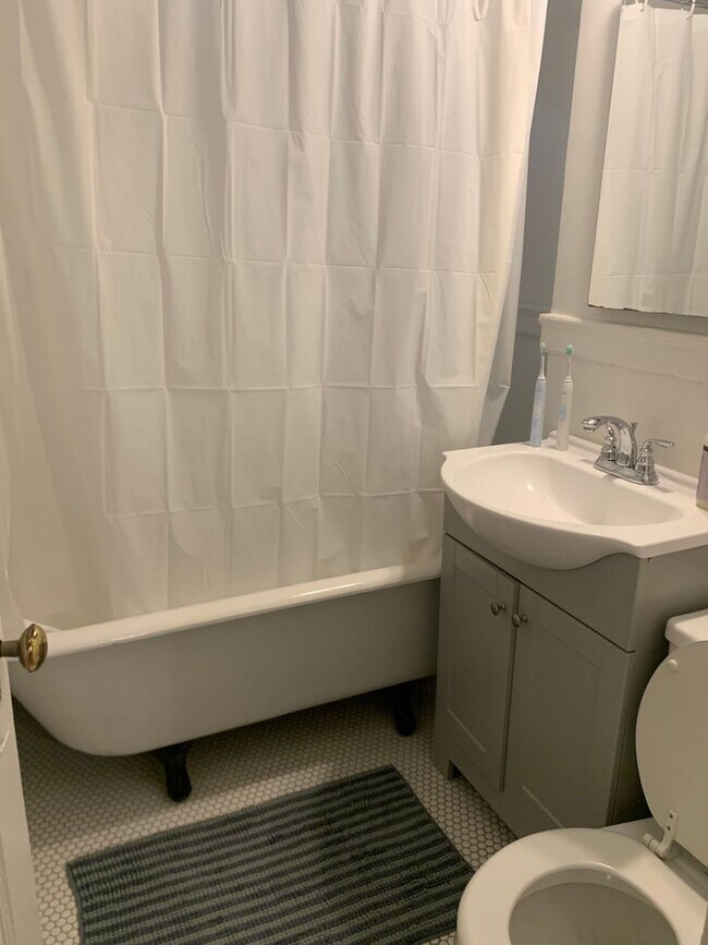 Building Photo - 262 Kelton St #2B Boston MA 02134