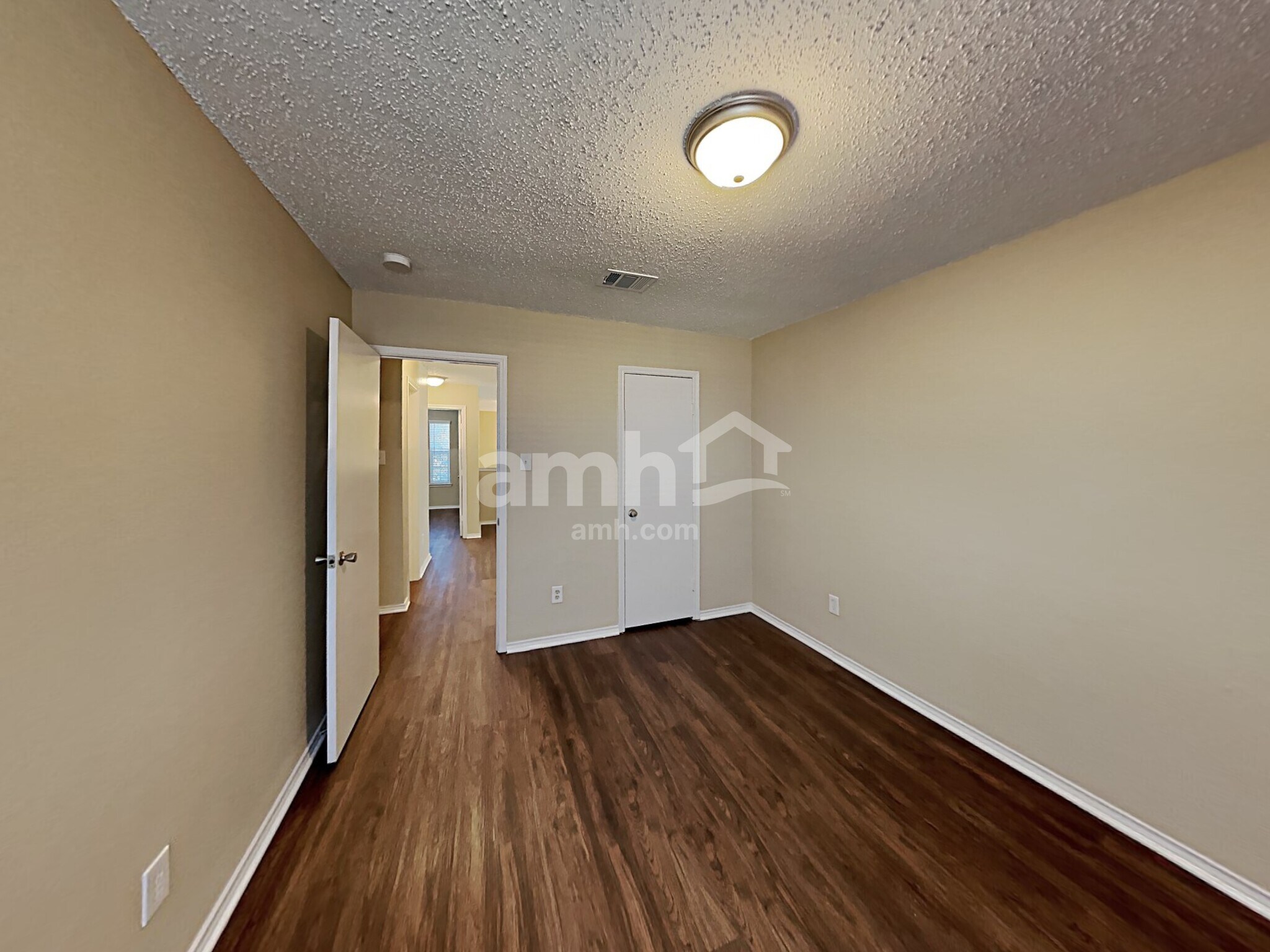Building Photo - 10916 Fawn Valley Dr
