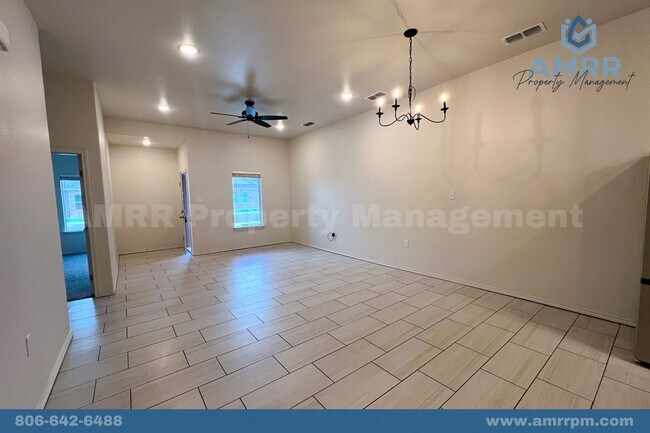 Building Photo - Luxury 2 Bedroom Townhome Available PRELEASE