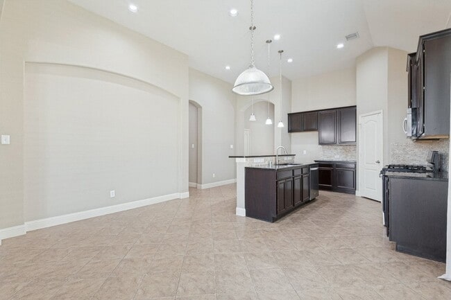 Building Photo - 594 Louder Way