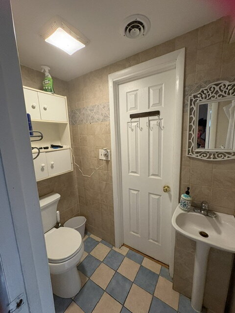 Building Photo - "Charming 4-Bedroom Lancaster Home with Granite Kitchen & Finished Basement Oasis!"