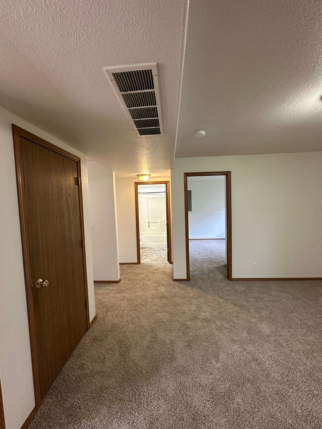 Building Photo - Riverside Harbor Two Story Home