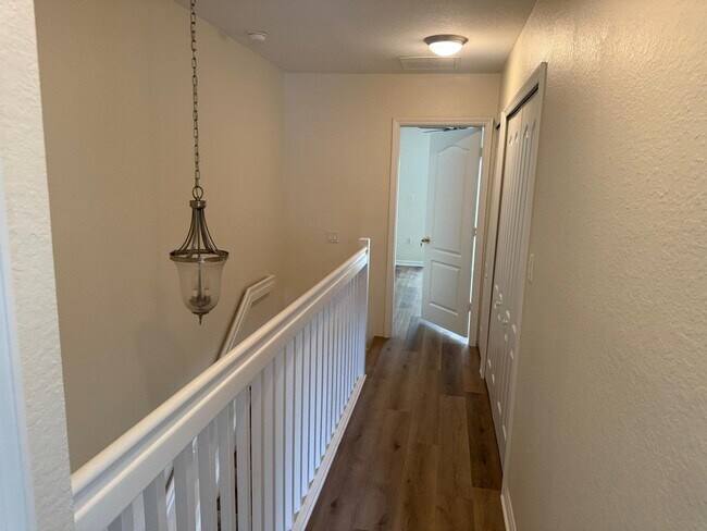 Building Photo - 3186 SW 129th Ave