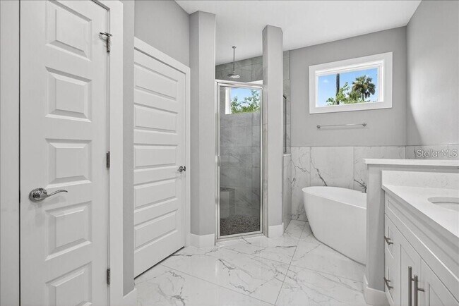 Building Photo - 128 Blare Dr