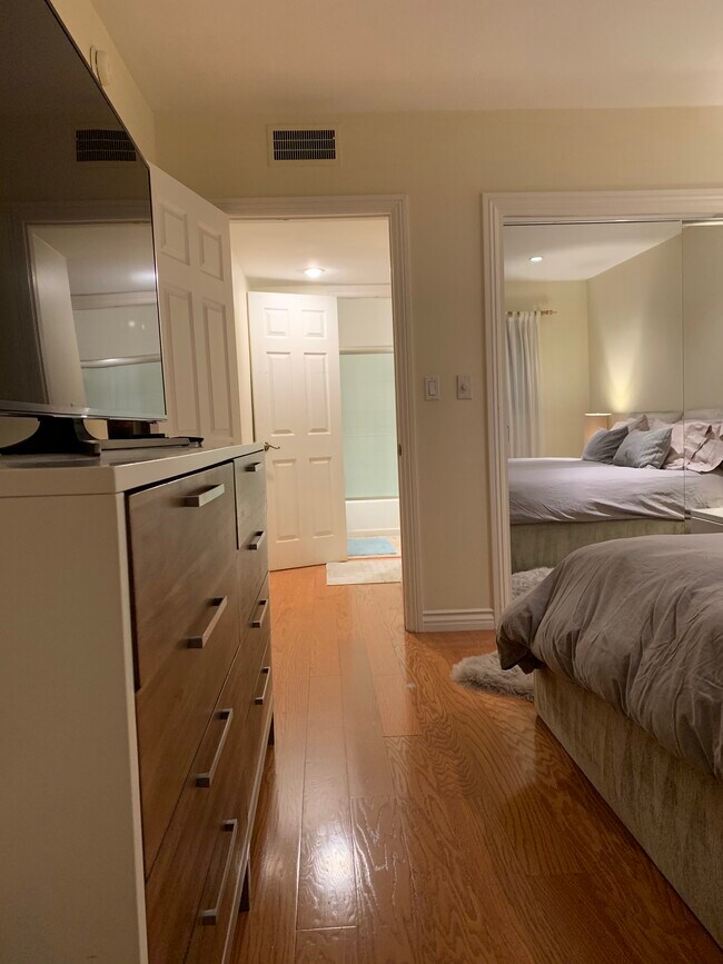 Building Photo - 451 S Barrington Ave