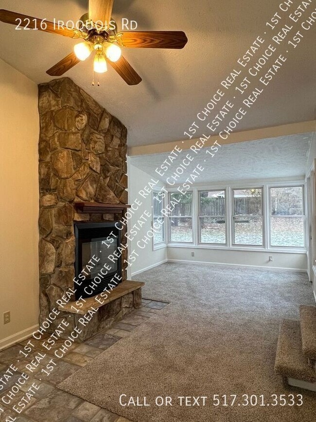 Building Photo - 2216 Iroquois Rd