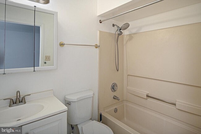 Building Photo - 8360 Montgomery Run Rd