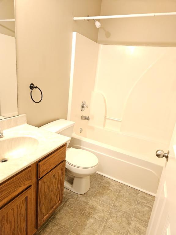Building Photo - 305 Dalton Ct
