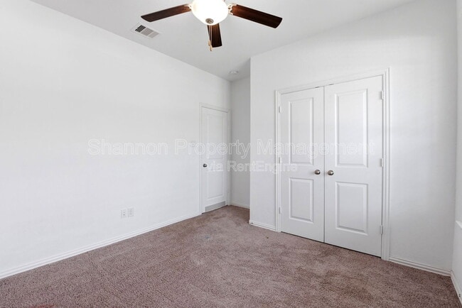 Building Photo - 1618 Rosedale Dr