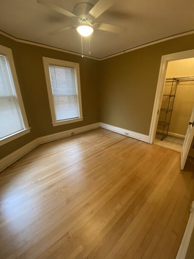 Building Photo - 125 N 9th Ave E