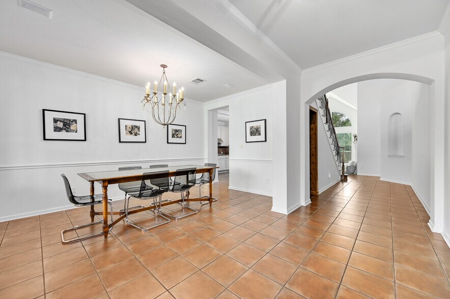 Building Photo - 2505 Lovett Ln