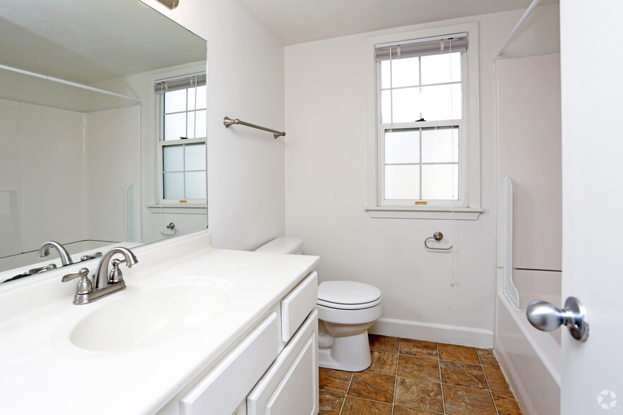 Bathroom - Pacific Gardens Apartments